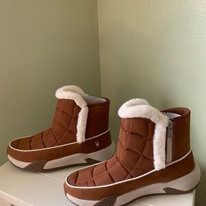 SPYDER Lumi Womens Winter waterproof Boots SZ 8